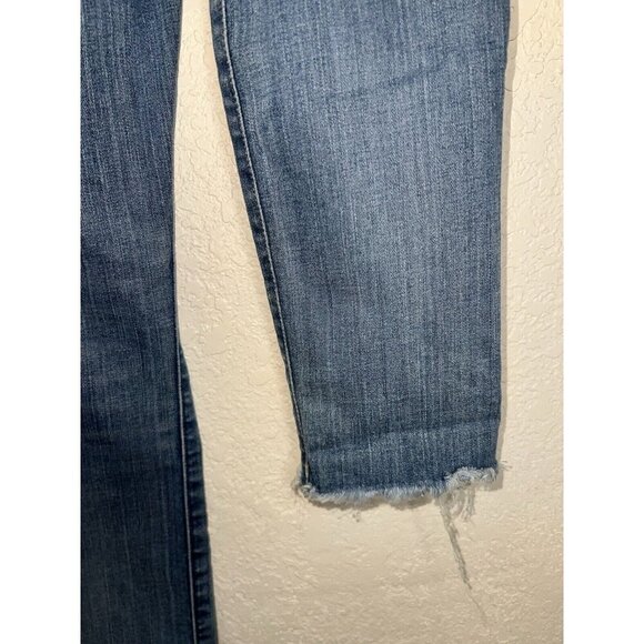 Madewell 9 Inch High Rise Med. Wash Distressed Jeans Size 24” Chewed Hem Raw R - Picture 2 of 5